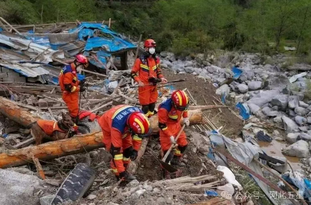 油動式大載荷長航時無人直升機(jī)——打造我國應(yīng)急救援、防汛救災(zāi)、森林草原消防的“新質(zhì)戰(zhàn)斗力”！